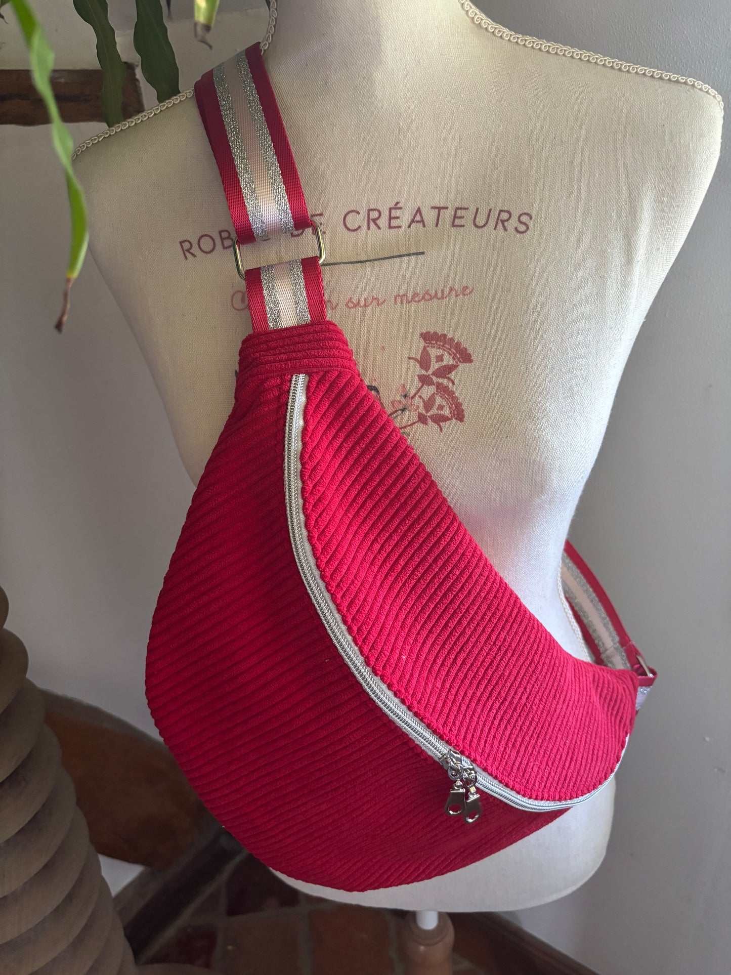 Le Sac Banane en Velours Côtelé Rouge GM– L'Échappée Bucolique